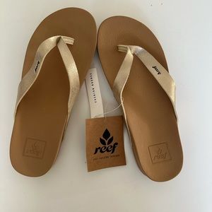 Gold Reef Flip Flops size 6 women’s